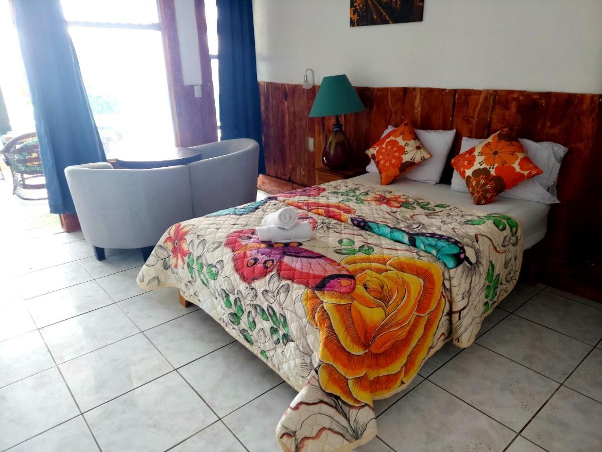 Loma Tranquila Aparthotel Pilas Exterior photo