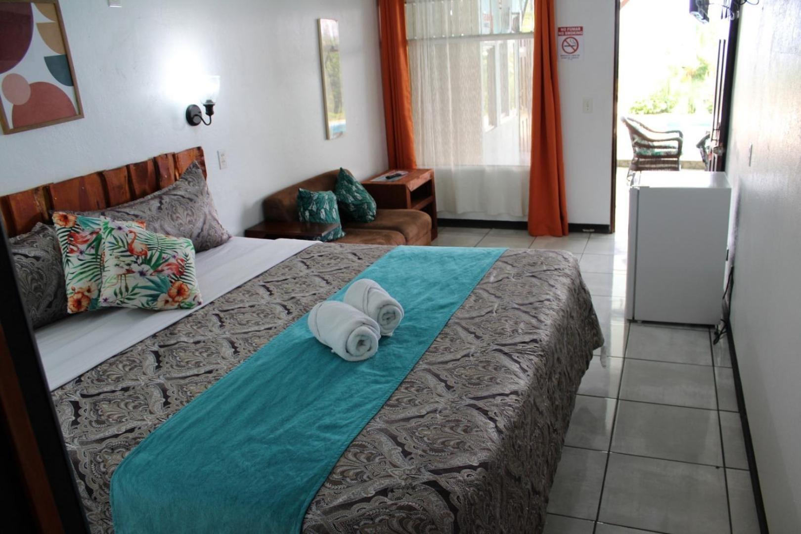 Loma Tranquila Aparthotel Pilas Exterior photo
